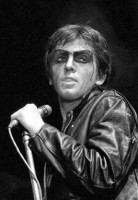 /album/genesis-em-portugal/genesis-cascais-15-jpg/